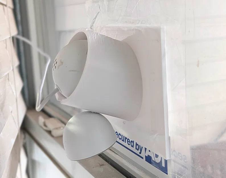 Giá treo cửa sổ cho camera Google Nest 2k Indoor - Image 4