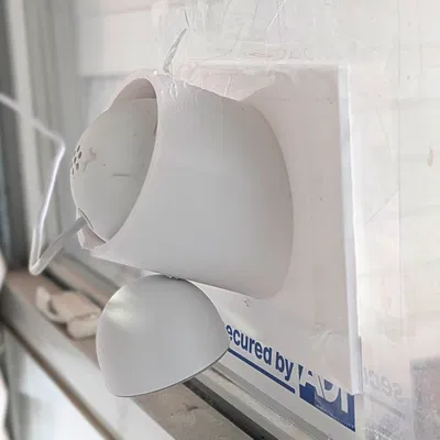 Giá treo cửa sổ cho camera Google Nest 2k Indoor