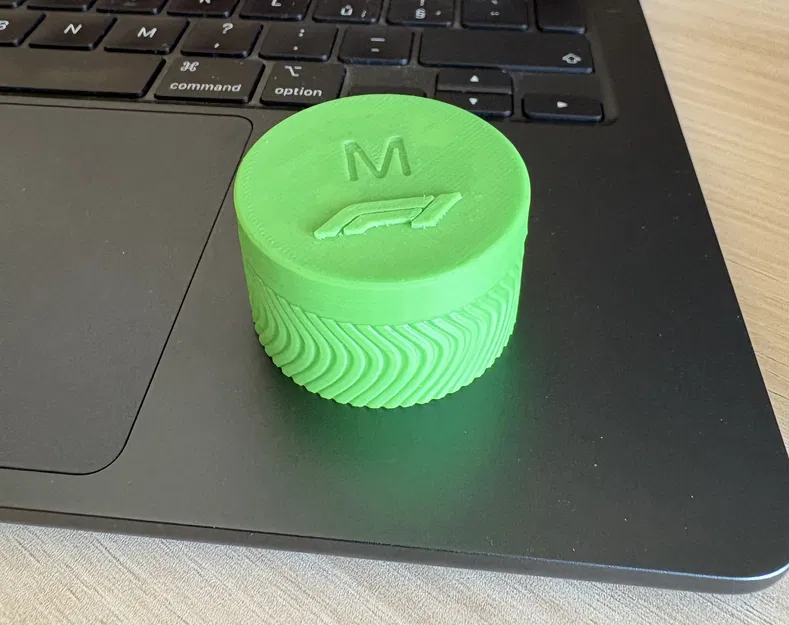 Hộp đựng đa năng phong cách F1: Thiết kế độc đáo cho fan tốc độ - Image 2