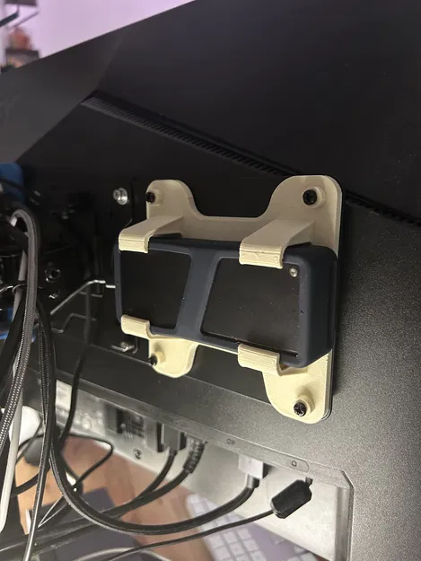 Giá treo VESA cho hộp đựng ổ cứng UGREEN M.2 NVMe SSD (Gắn sau màn hình) - Image 2