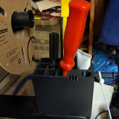 Giá đỡ dụng cụ Creality Hi v1 (thiết kế chưa hoàn thiện, cần remix)