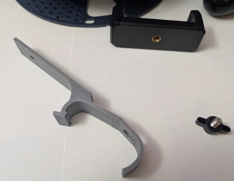 Giá đỡ điện thoại cho tay cầm PS4 - Image 1