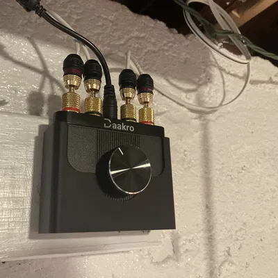 Ngàm gắn tường cho amply Daakro AK30