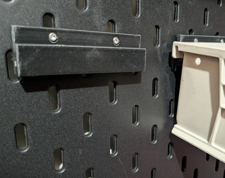 Bộ chuyển đổi thanh treo khay nhựa Akrobin cho bảng Skadis - Image 1