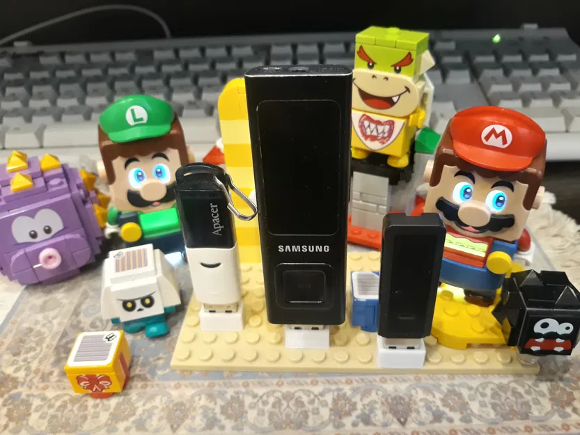 Đế giữ USB-A phong cách LEGO độc đáo cho bàn làm việc - Image 2