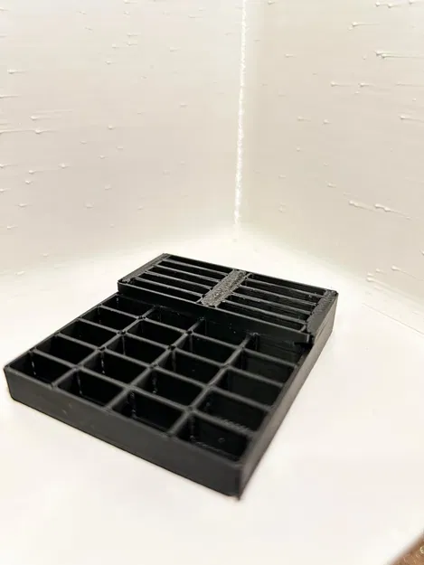 Khay 3D tiện ích sắp xếp pin cúc áo LR44 và CR2032 - Image 1