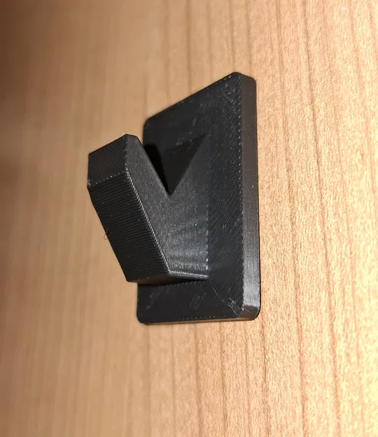 Móc treo tường low-poly tối giản - Image 1