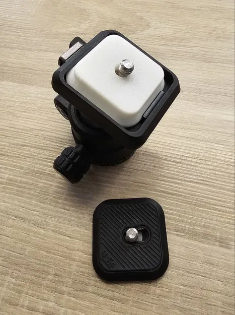 Đế tháo lắp nhanh Ulanzi UKA - Bản in đơn giản hóa - Image 1