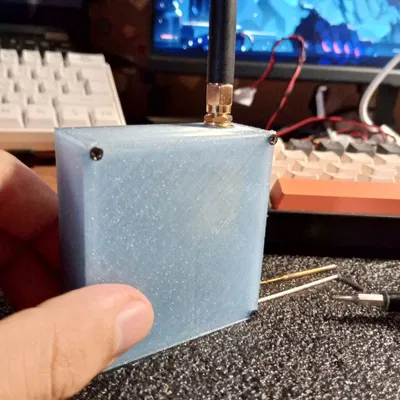 Vỏ hộp cho ESP32 LoRa kèm ngăn chứa pin LiPo