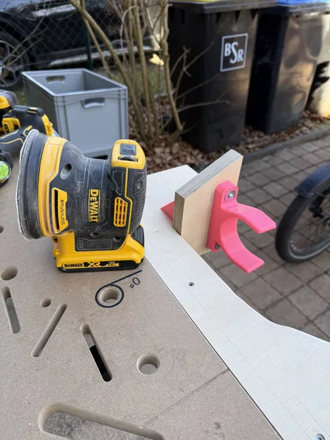 Giá đỡ kẹp máy chà nhám DeWalt (DCW210) hỗ trợ bàn làm việc - Image 3