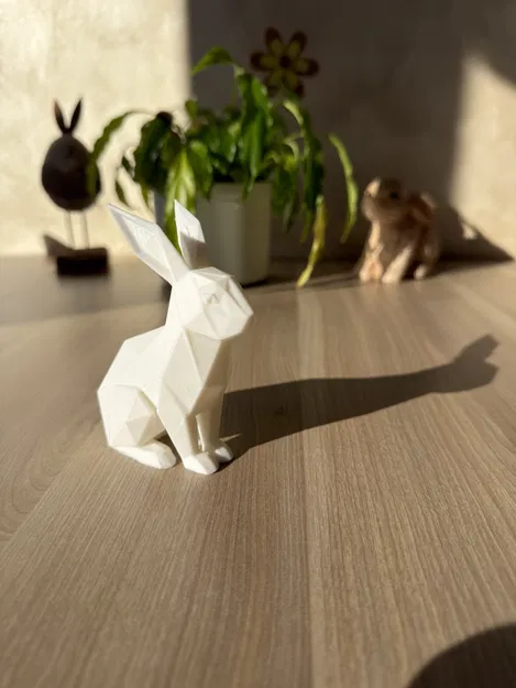 Mô hình chú thỏ Phục sinh low-poly đẹp mắt để trang trí - Image 1