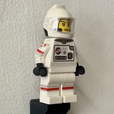 Giá treo tường Minifigure: Giải pháp trưng bày đơn giản cho dân sưu tầm