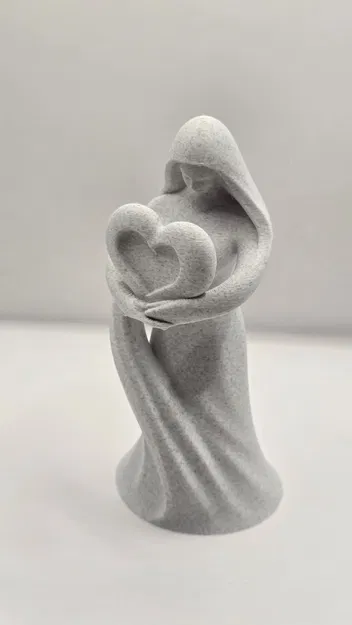 Guardian of Love – Tượng người phụ nữ ôm trái tim - Image 4