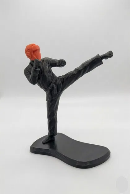 Mô hình Vận động viên Taekwondo phong cách tối giản - Image 1