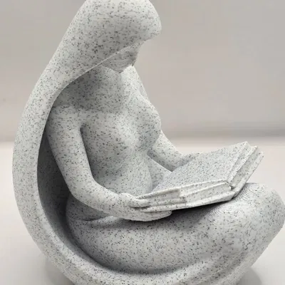 Tượng Mystic Reader – Tác phẩm điêu khắc trừu tượng về người đọc sách