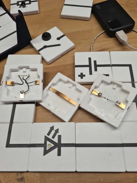 Gạch mạch điện lắp ghép thông minh — Modular Circuit Teaching Tiles - Image 2