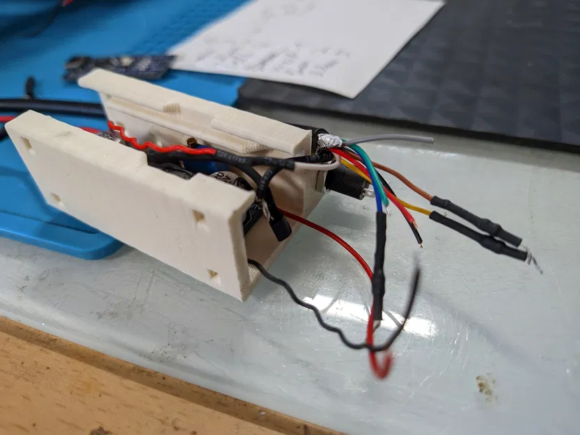 Vỏ bảo vệ 3D cho bộ giả lập CD Changer AUX trên xe Volvo - Image 2