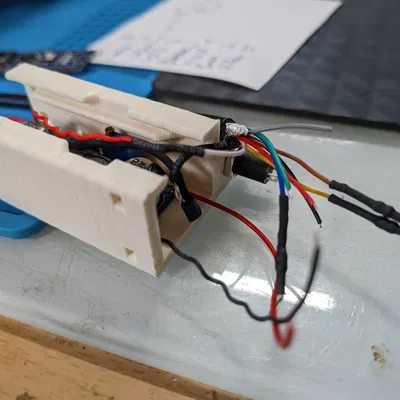 Vỏ bảo vệ 3D cho bộ giả lập CD Changer AUX trên xe Volvo