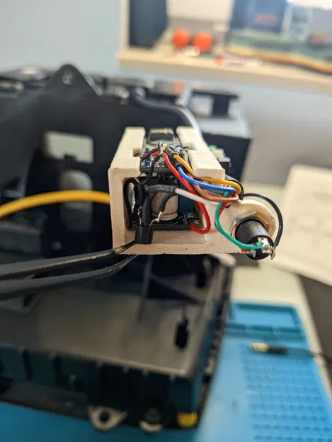 Vỏ bảo vệ 3D cho bộ giả lập CD Changer AUX trên xe Volvo - Image 7