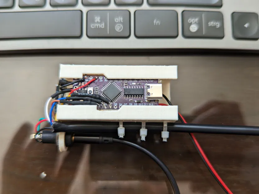 Vỏ bảo vệ 3D cho bộ giả lập CD Changer AUX trên xe Volvo - Image 8