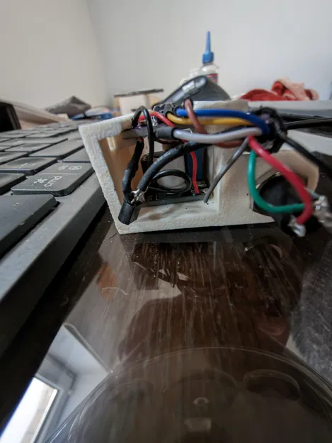 Vỏ bảo vệ 3D cho bộ giả lập CD Changer AUX trên xe Volvo - Image 9