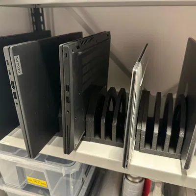 Giá đỡ Laptop dạng mô-đun (Modular Laptop Rack)