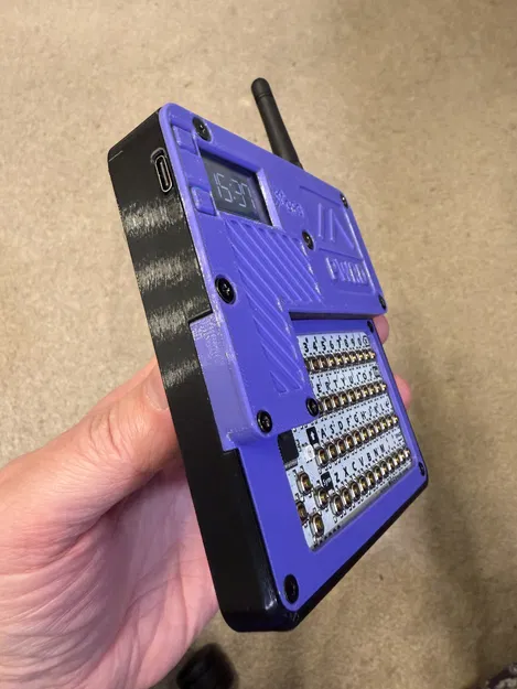 Vỏ case Heltec T114 kèm M5Stack CardKB sử dụng pin 18650 - Image 3