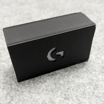 Hộp đựng bảo vệ cho chuột Logitech Cube và đầu USB tiện dụng