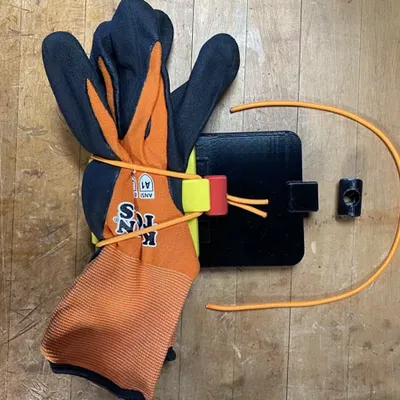 Giá treo găng tay đeo thắt lưng (Belt Worn Glove Holder)