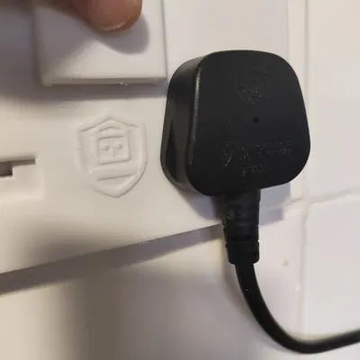 SocketGuard V2.1 – Ốp bảo vệ công tắc ổ cắm đôi chuẩn UK