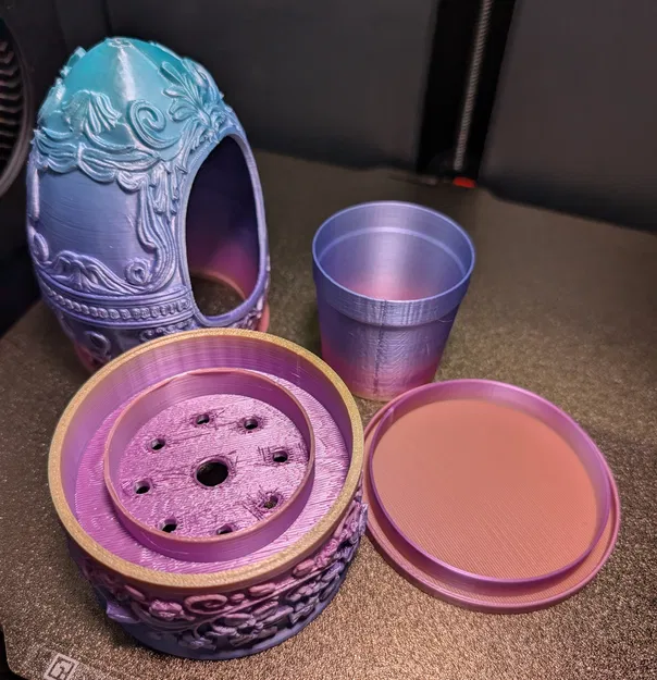 Chậu cây hình trứng Phục sinh với thiết kế hoa văn tinh xảo - Image 5