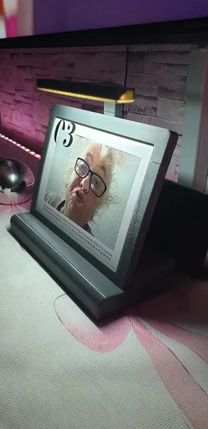 Khung để ảnh/lịch để bàn có đèn LED & cổng USB-C - Image 2