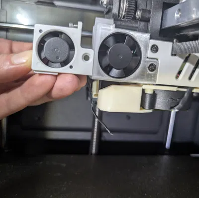 Ngàm chuyển đổi quạt Qidi Q2 (Qidi Q2 fan adapter)