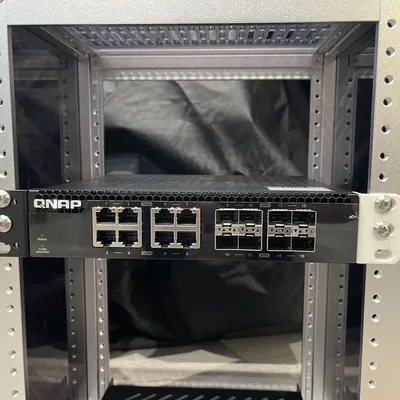 QNAP QSW-3216R -8S8T - Pat gắn tủ Rack 10 inch