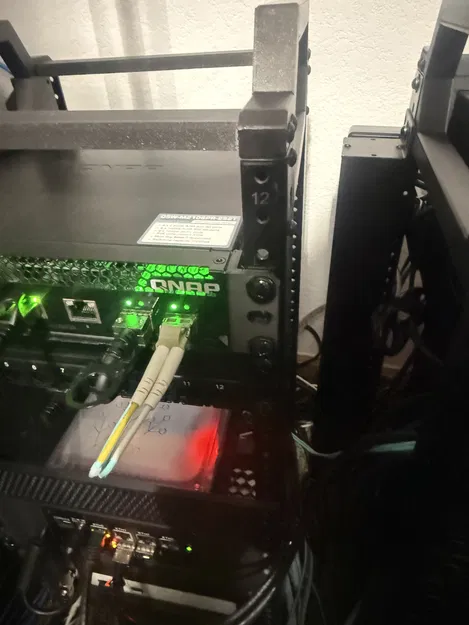 Giá đỡ 10-inch mini rack cho QNAP (phiên bản siêu chắc chắn) - Image 1