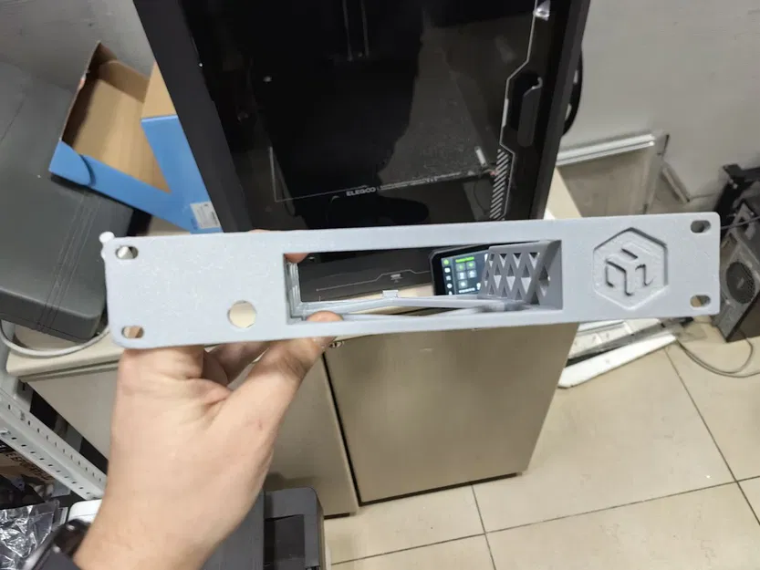 Khung gắn tủ rack 10-inch cho Mikrotik RB260GS in 3D - Image 1