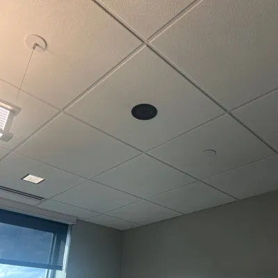 Bản cải tiến: Giá treo trần cho Micro phụ Logitech MEETUP