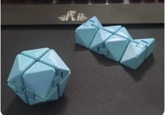 Mô hình đồ chơi khối vô cực tam giác (Cubo infinito) in 3D siêu mượt - Image 1