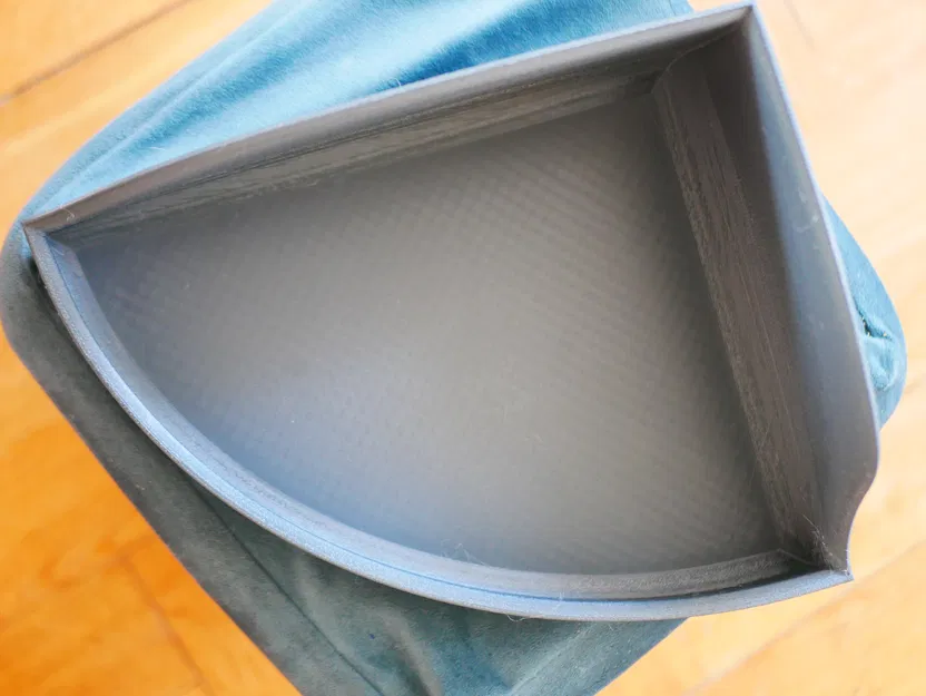 Nhà vệ sinh cho thỏ (Rabbit Toilet) - Image 1