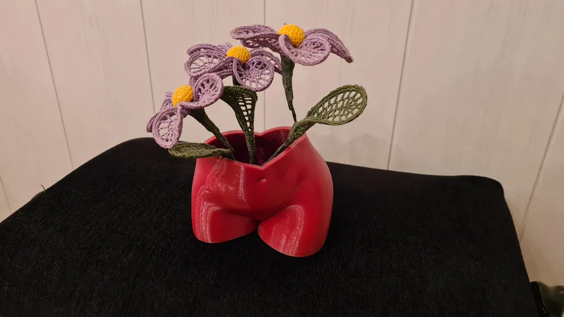 Chậu cây trang trí hình cơ thể nghệ thuật cho ngày Valentine - Image 1