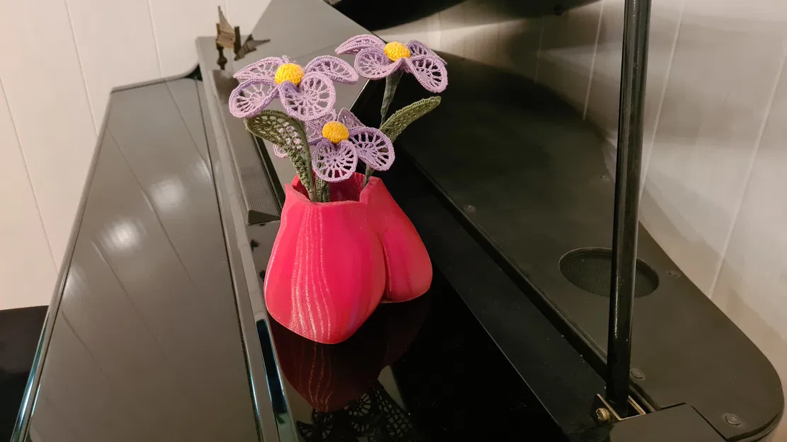 Chậu cây trang trí hình cơ thể nghệ thuật cho ngày Valentine - Image 2