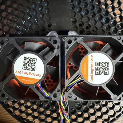 Bộ khung bảo vệ bó dây và nắp quạt tản nhiệt cho "Core One L"