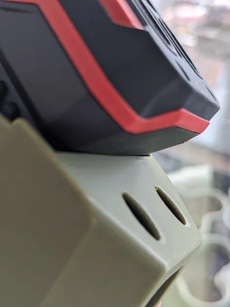 Giá treo tường cho sạc Parkside 20V (PLG 20 A1) - Bản cải tiến - Image 1