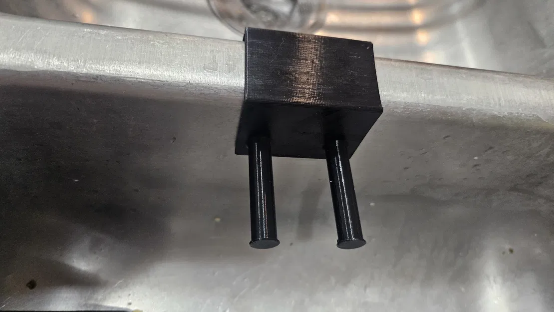 Giá đỡ đơn giản cho miếng rửa bát Scrub Daddy - Image 2