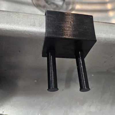 Giá đỡ đơn giản cho miếng rửa bát Scrub Daddy