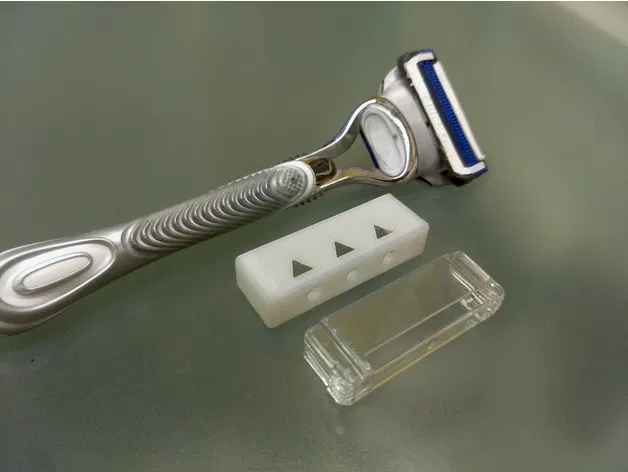 Nắp bảo vệ lưỡi dao Gilette Skinguard Sensitive - Image 3