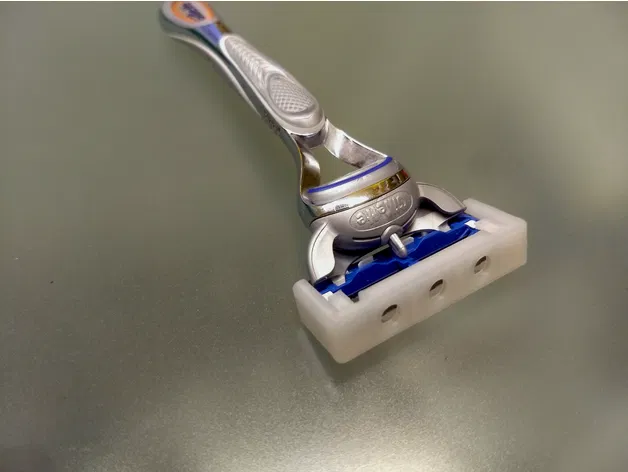 Nắp bảo vệ lưỡi dao Gilette Skinguard Sensitive - Image 4