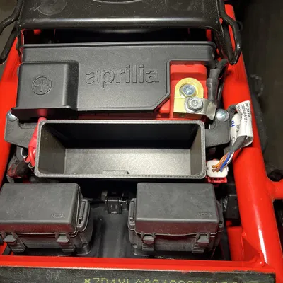 Hộc chứa đồ cho Aprilia Tuareg 660