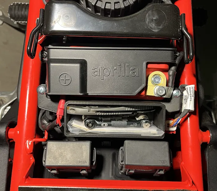 Hộc chứa đồ cho Aprilia Tuareg 660 - Image 2