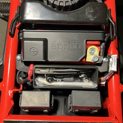 Hộc chứa đồ cho Aprilia Tuareg 660